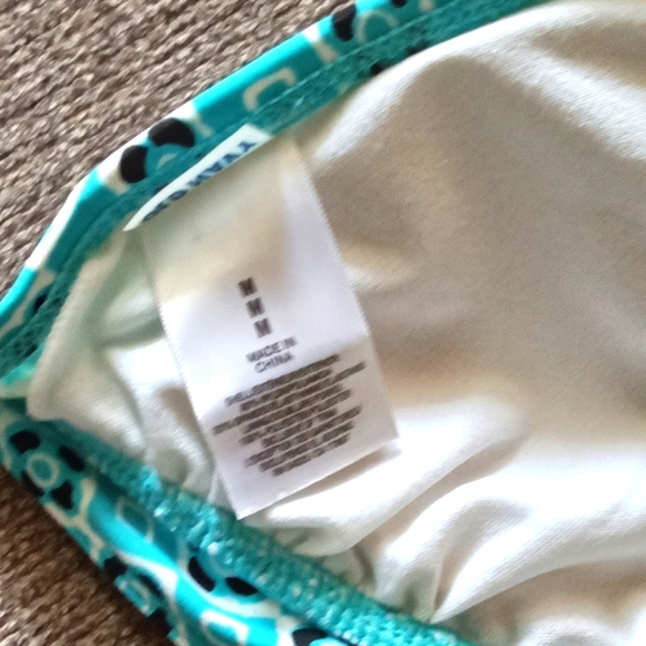 Old Navy 2 Piece Swimsuit - Size Med - Picture 8 of 9